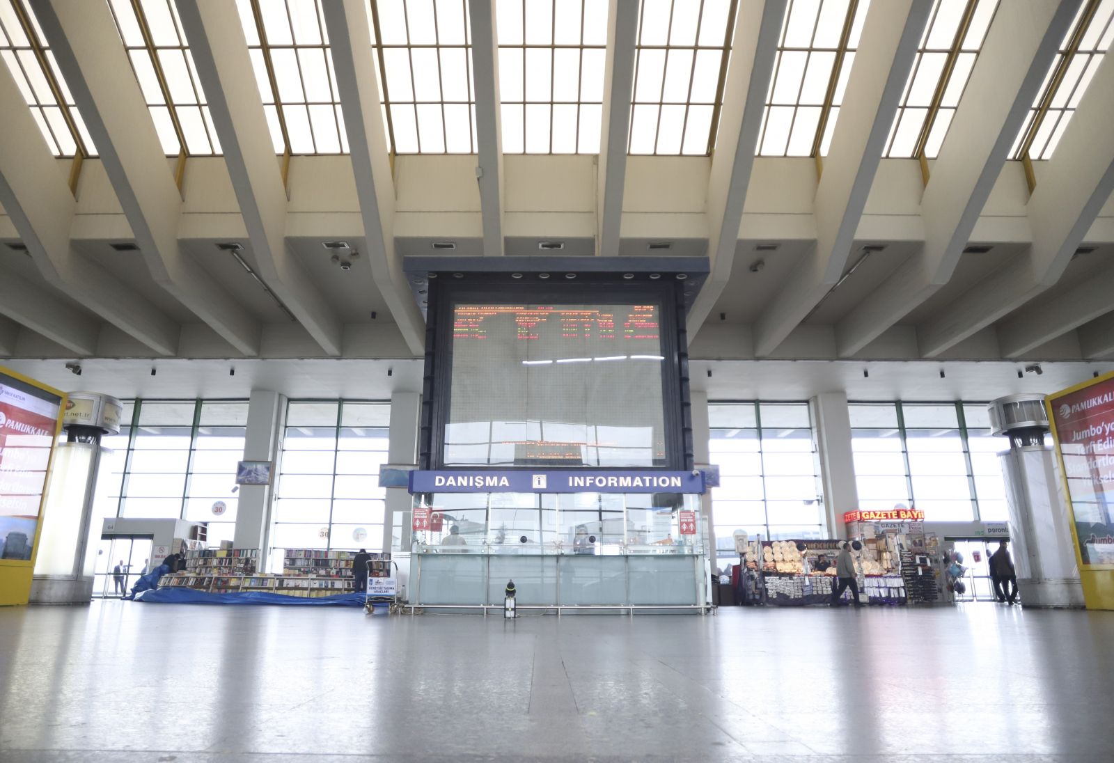 Genelge sonrasında otobüs terminalleri boş kaldı