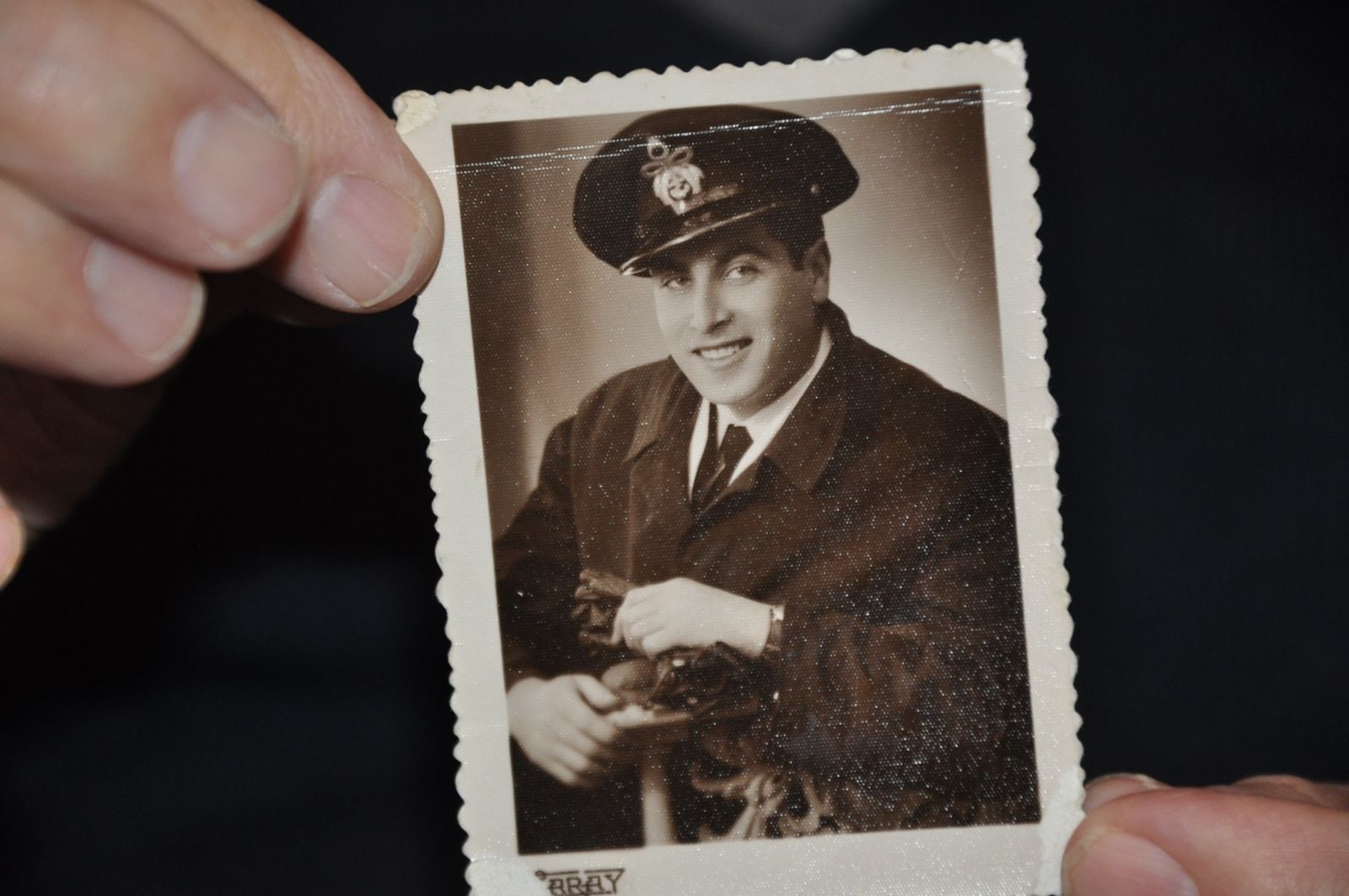 Son canlı şahit karantinadaki evinde bile şehit arkadaşlarını unutmadı