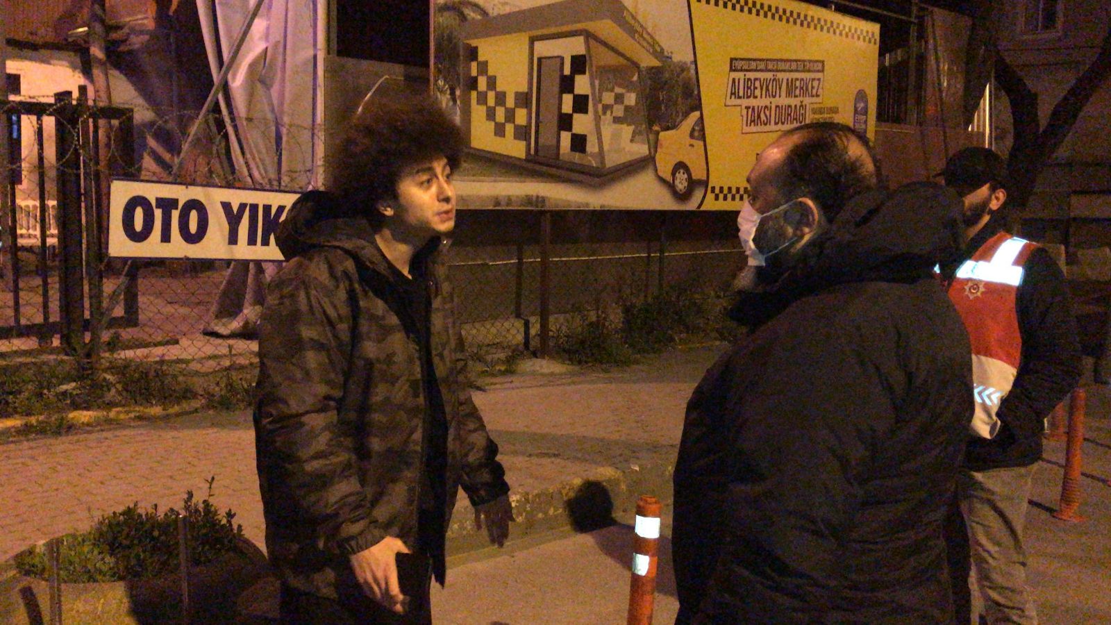 Sokağa çıkma yasağını delen genç: “Allah bana ceza veriyor”