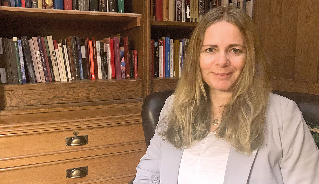 Ayşe Gülnev Osmanoğlu: Sürgünün hüznünü ruhumda taşıyorum