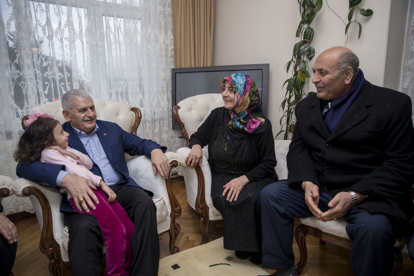 Binali Yıldırım İstanbul'da çeşitli ziyaretlerde bulundu