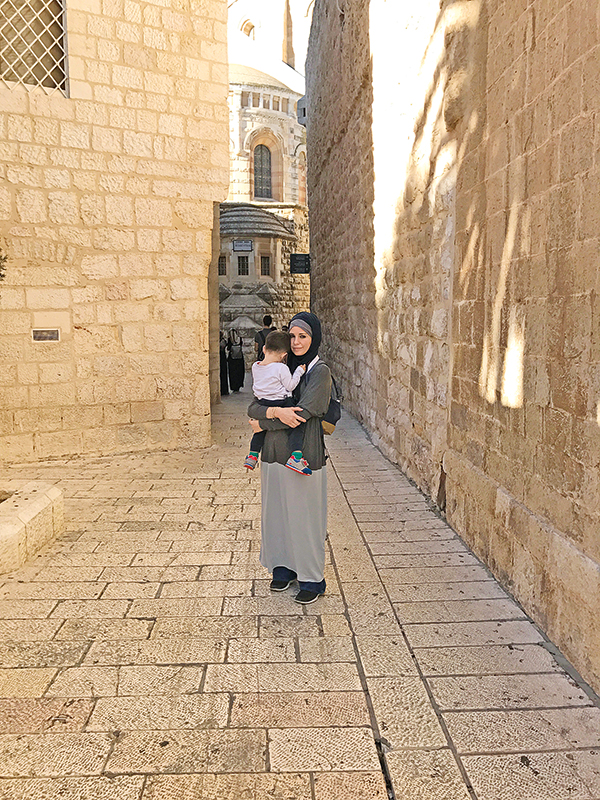 Kudüs'te bir dostluk ziyareti, sırtımız karşı duvara doğru