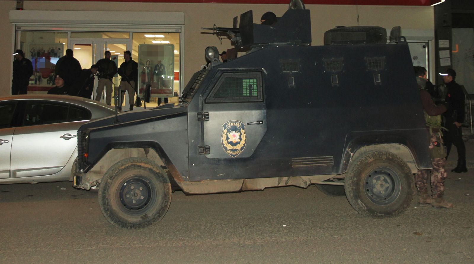 Muş'ta bombalı banka soygunu