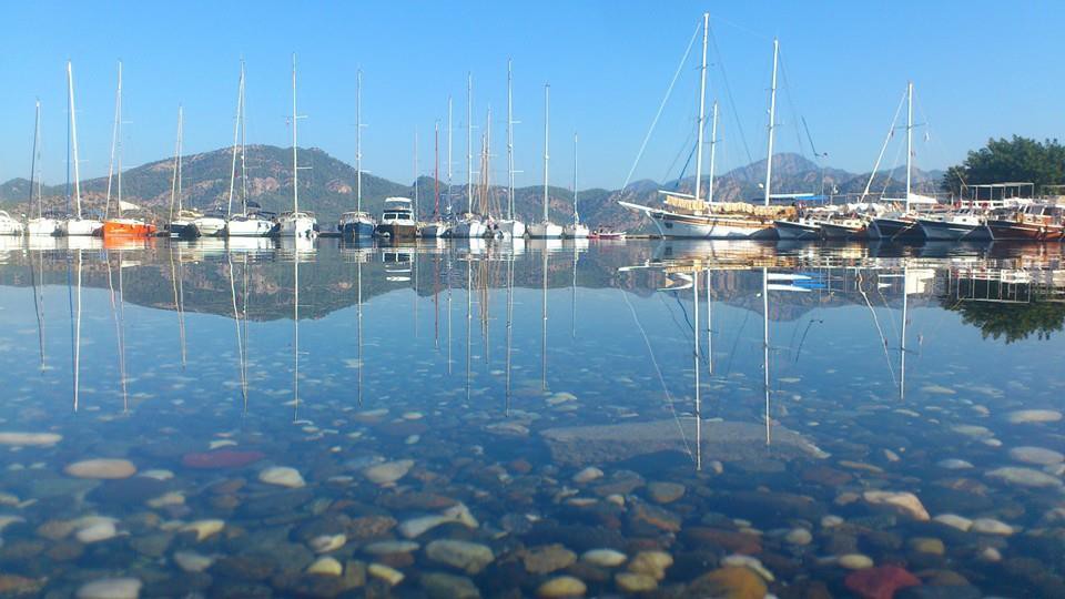 Ege kıyılarında 19 mavi bayrak iptal edildi