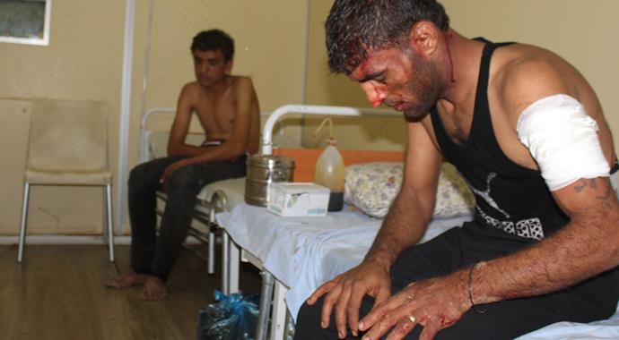 Rus uçakları yardım TIR'larını bombaladı Rus uçakları yardım TIR'larını bombaladı