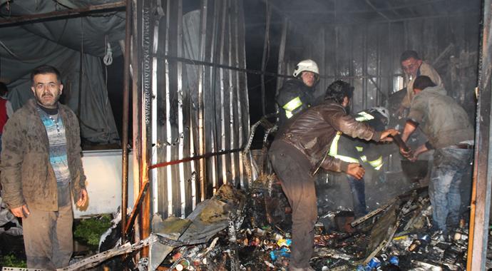 Rus uçakları yardım TIR'larını bombaladı Rus uçakları yardım TIR'larını bombaladı