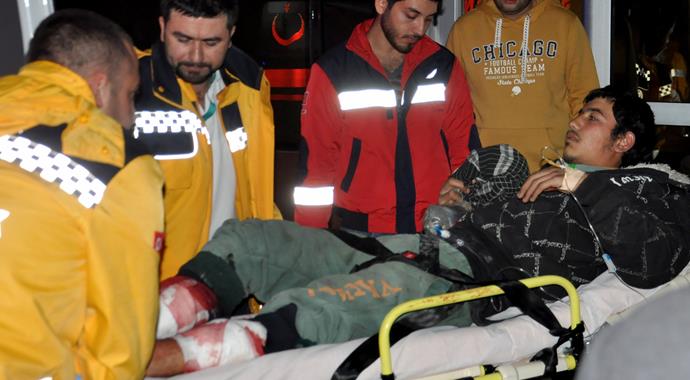 Rus uçakları yardım TIR'larını bombaladı Rus uçakları yardım TIR'larını bombaladı