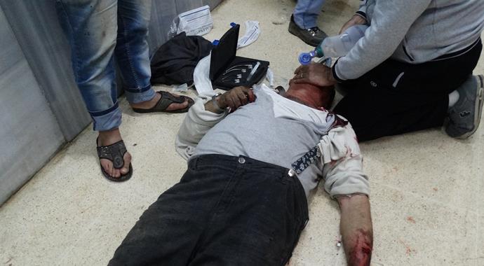 Rus uçakları yardım TIR'larını bombaladı Rus uçakları yardım TIR'larını bombaladı