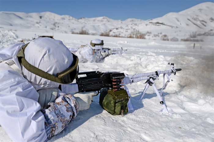 Eksi 20'de vatan savunması