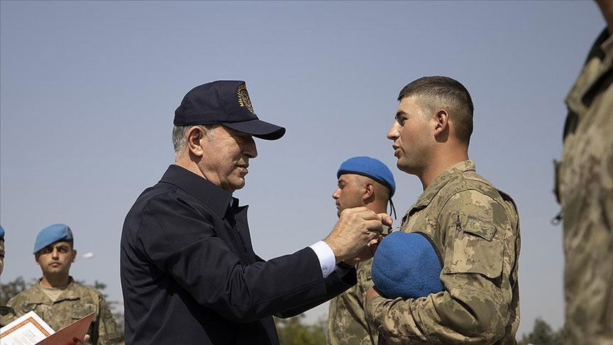Bakan Akar'dan Yunanistan teşhisi: Mitomaniye yakalanmışlar