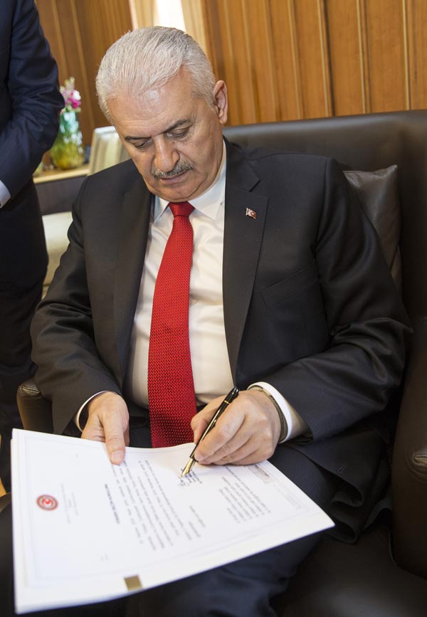 Başbakan Yıldırım dilekçeyi imzaladı!