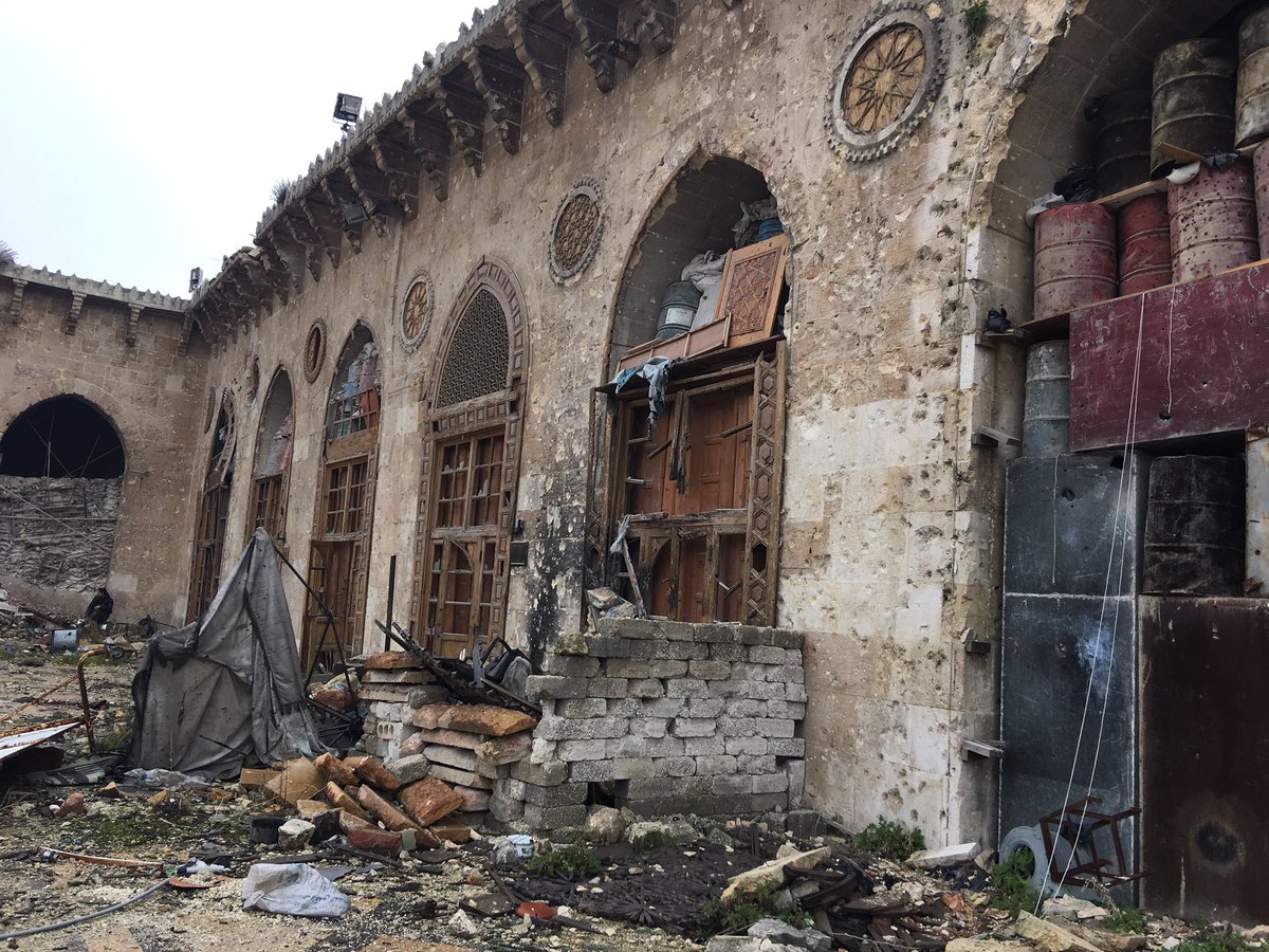 Tarihi Emevi Camii harabeye döndü
