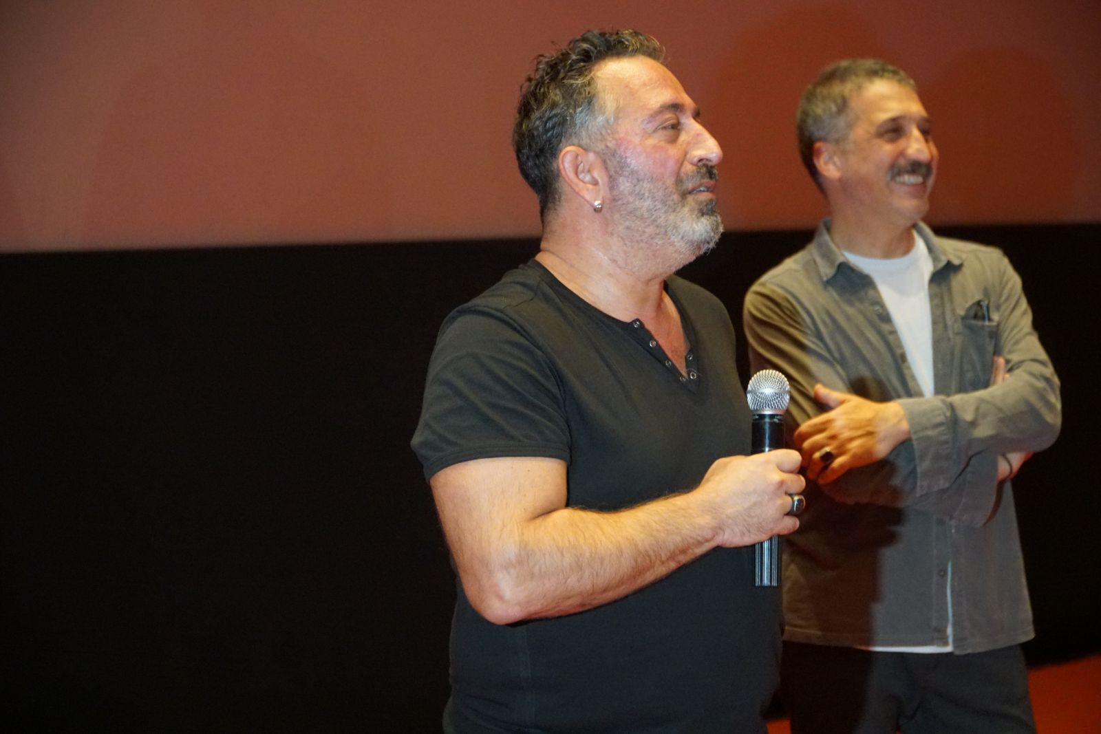 Cem Yılmaz sosyal medyadaki eleştirilere cevap verdi