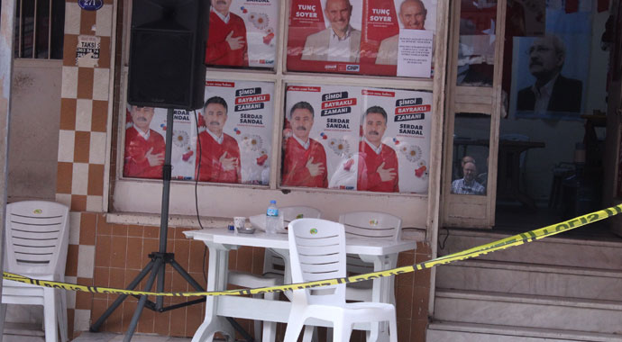 İzmir’de CHP’nin seçim ofisine silahlı saldırı: 2 yaralı