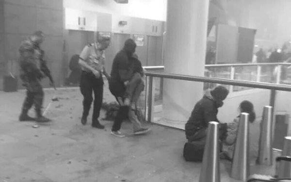 Brüksel Havaalanı'nda iki patlama (Brüksel havalimanı patlama, ölü yaralı sayısı) Brüksel Havaalanı'nda iki patlama (Brüksel havalimanı patlama, ölü yaralı sayısı)