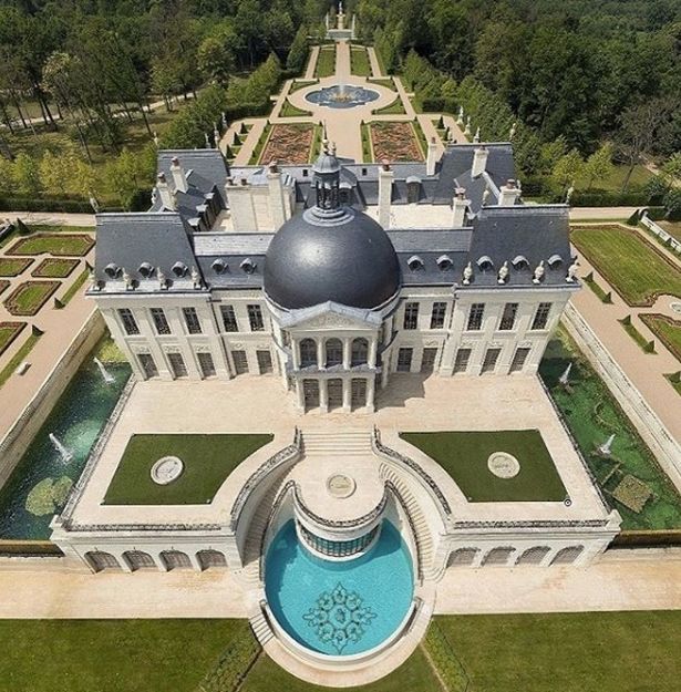 Veliaht Prens Selman, şato almış Veliaht Prens Selman, şato almış