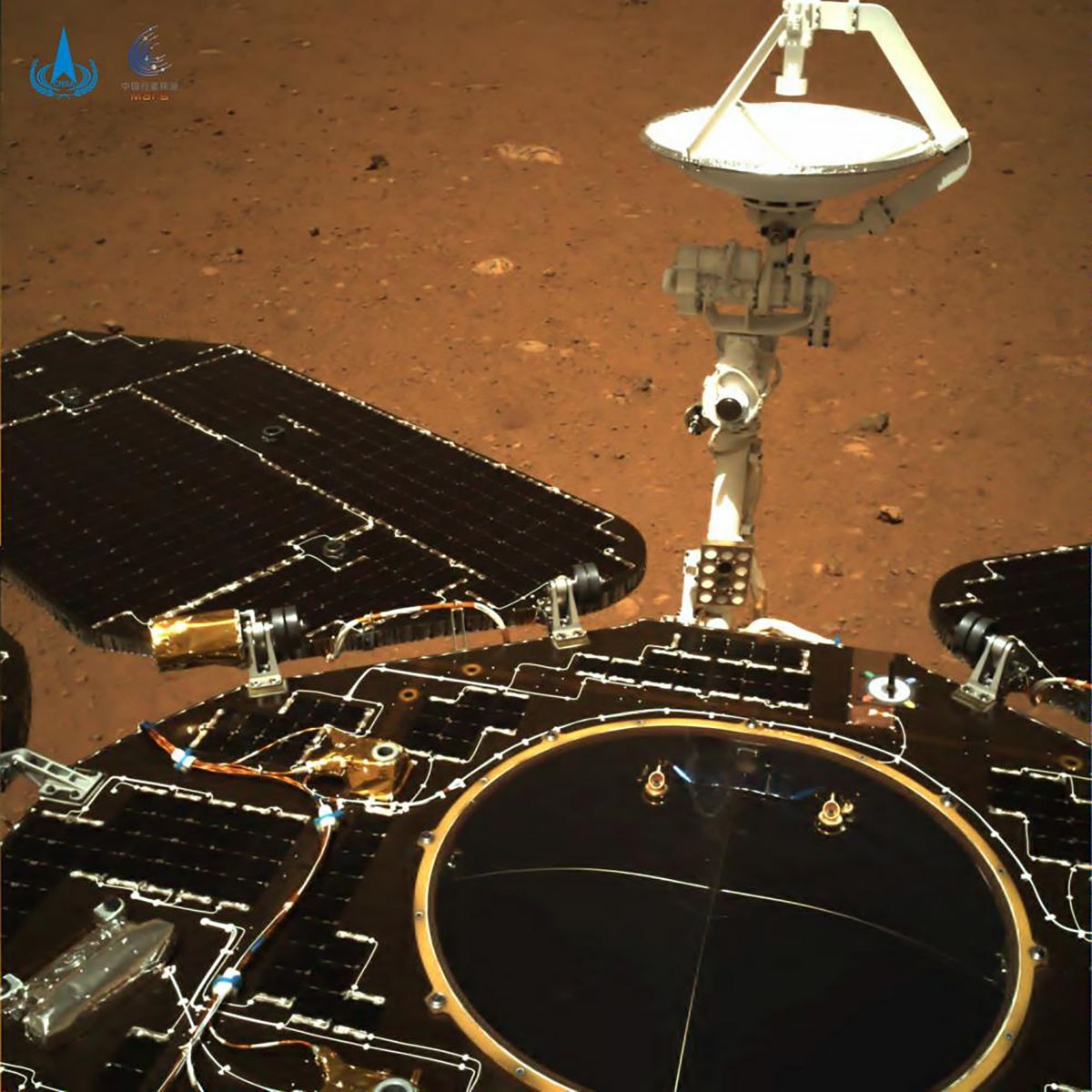 Zhurong, Mars'tan ilk fotoğrafları gönderdi