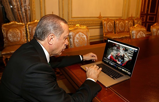 Erdoğan 'AA Yılın Fotoğrafları' oylamasına katıldı