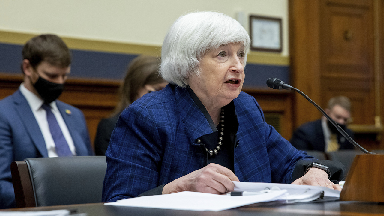 Fed Başkanı Powell: Enflasyon 2022'de düşecek Fed Başkanı Powell: Enflasyon 2022'de düşecek