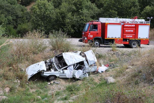 Düğün yolunda feci kaza: 4 ölü