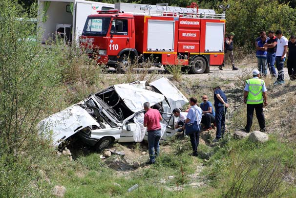 Düğün yolunda feci kaza: 4 ölü