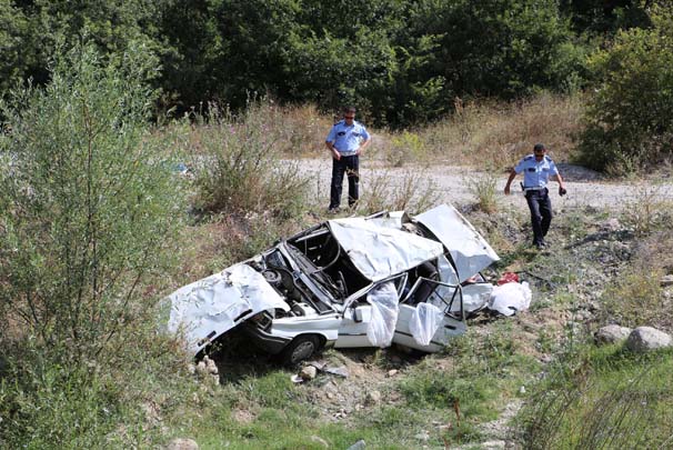 Düğün yolunda feci kaza: 4 ölü