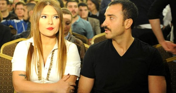 Demet Akalın Okan Kurt neden boşandı? | Demet Akalın'ın evinden haczedilen eşyalar (Demet Akalın Boşanma sebebi)