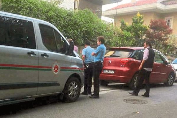 Demet Akalın Okan Kurt neden boşandı? | Demet Akalın'ın evinden haczedilen eşyalar (Demet Akalın Boşanma sebebi)