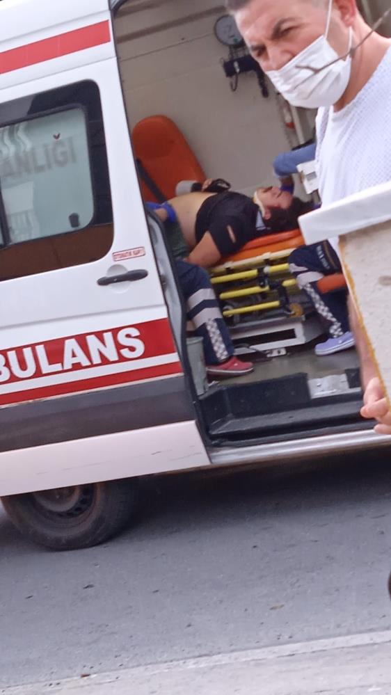 Alkollü sürücü aracıyla bahçe duvarını aştı, markete daldı