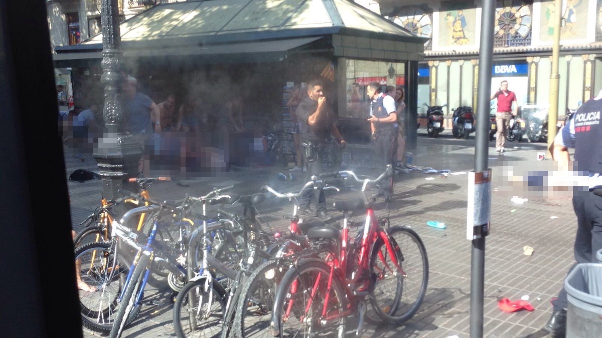 Terör, Barcelona'yı vurdu: Çok sayıda ölü ve yaralı var