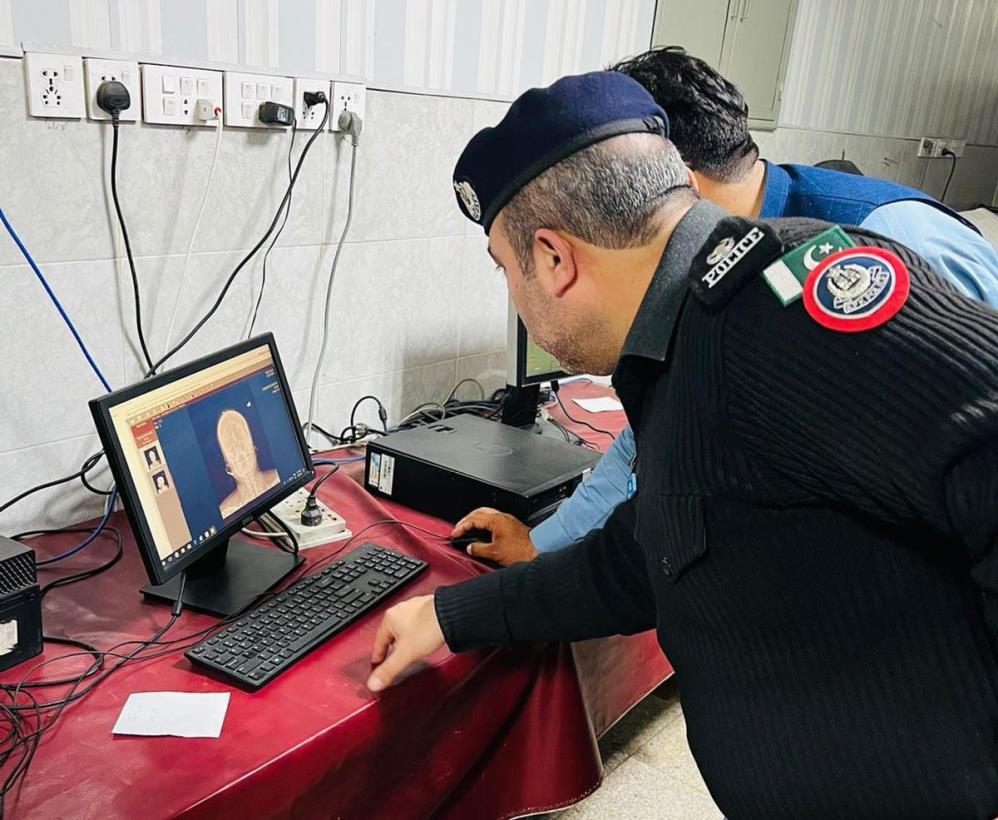 Erkek çocuğu olsun diye hamile kadının kafasına çivi çaktılar