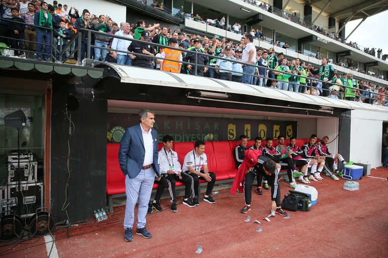 Beşiktaş'a dolarlı protesto