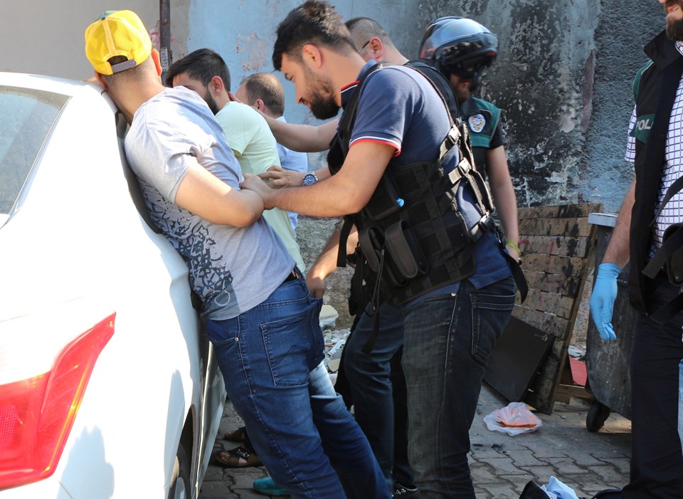Sarıyer’de 70 ayrı adrese uyuşturucu operasyonu