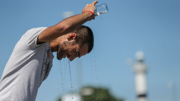 Sıcak havada başımız neden ağrır? Baş ağrısı nasıl geçer?