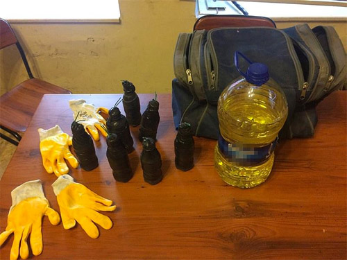 Fatih'te 2 çocuk üzerinde 7 el bombasıyla yakalandı