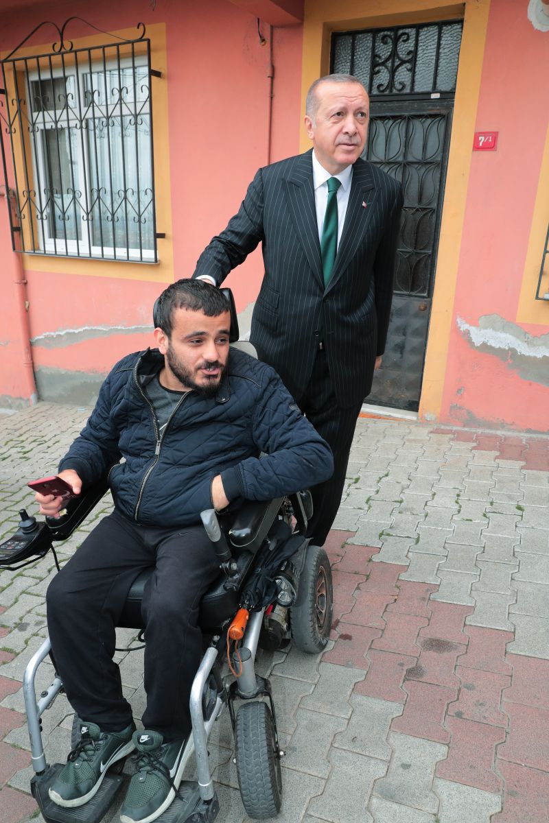 Cumhurbaşkanı Erdoğan ile yaşlı teyzenin gülümseten sohbeti