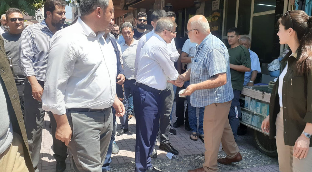 Davutoğlu'ndan adaylık sinyali! 'Görüşmeye hazırız' dedi, kulisler hareketlendi