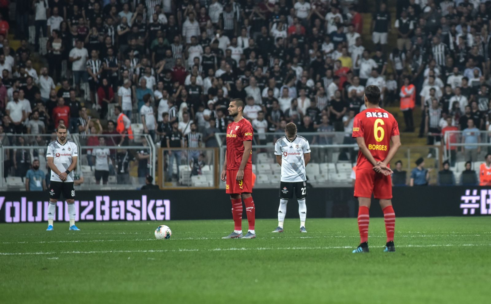 Beşiktaş, evinde Göztepe'yi devirdi (Beşiktaş 3-0 Göztepe)