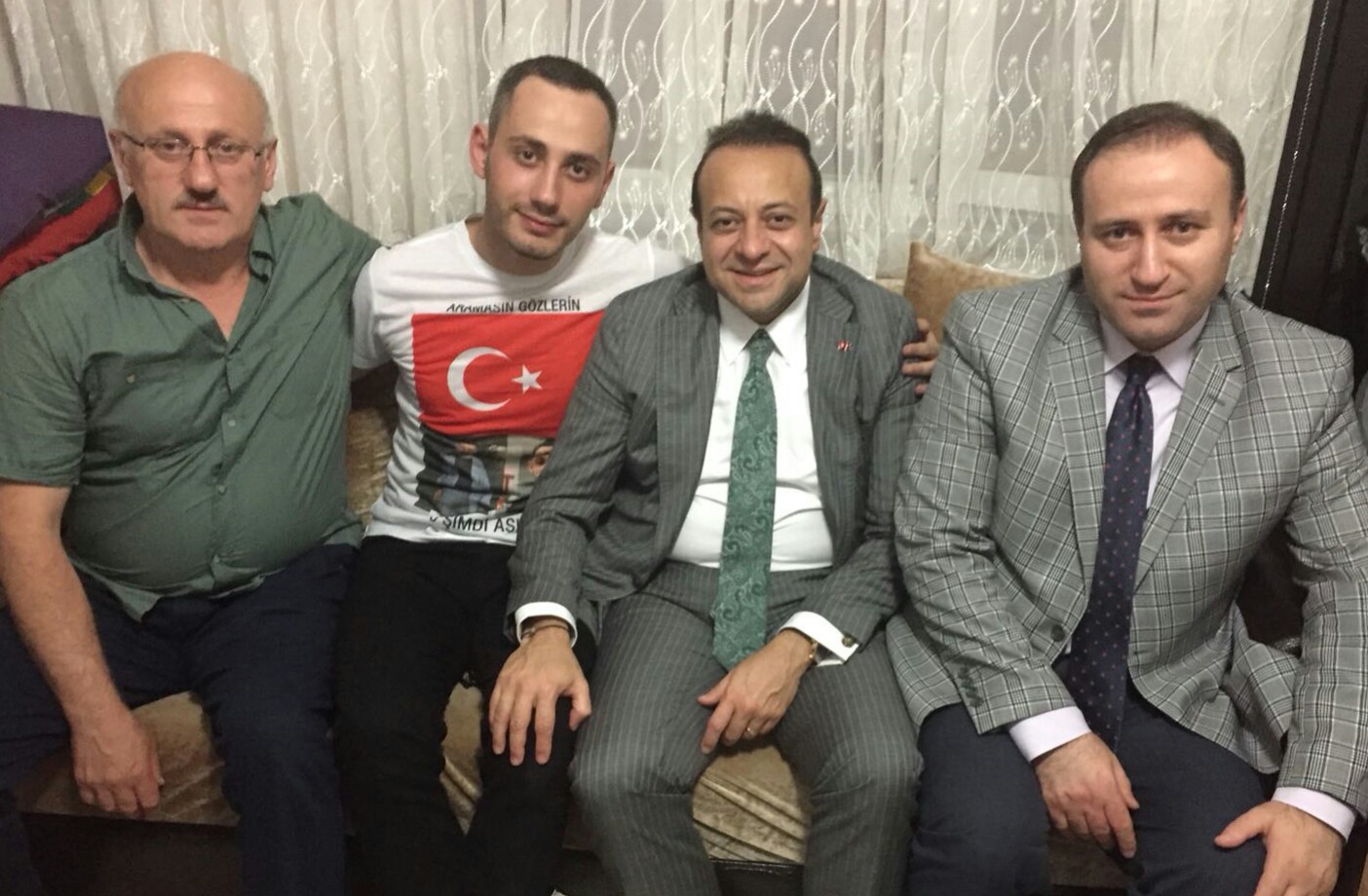 AB eski Bakanı ve Başmüzakereci Egemen Bağış, gazeteci Mustafa Arıdoru’yu askere uğurladı