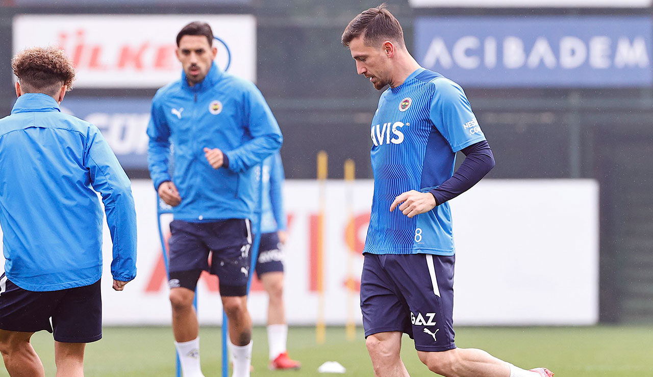 Sakatlıklar rotasyon getirdi: Kanarya yeni bir kimliğe bürünüyor