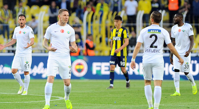 Fenerbahçe kazandı, Akhisarspor Süper Lig'e veda etti! (Fenerbahçe 2-1 Akhisarspor)