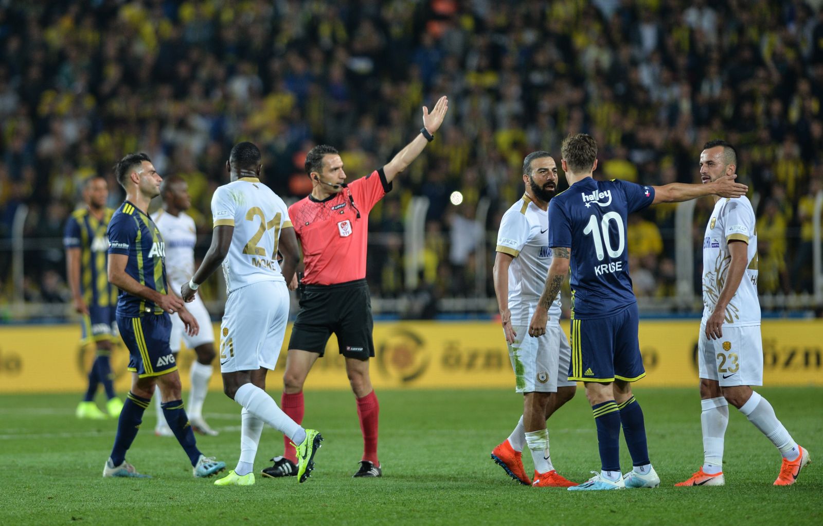 Fenerbahçe 3 puanı 2 golle aldı