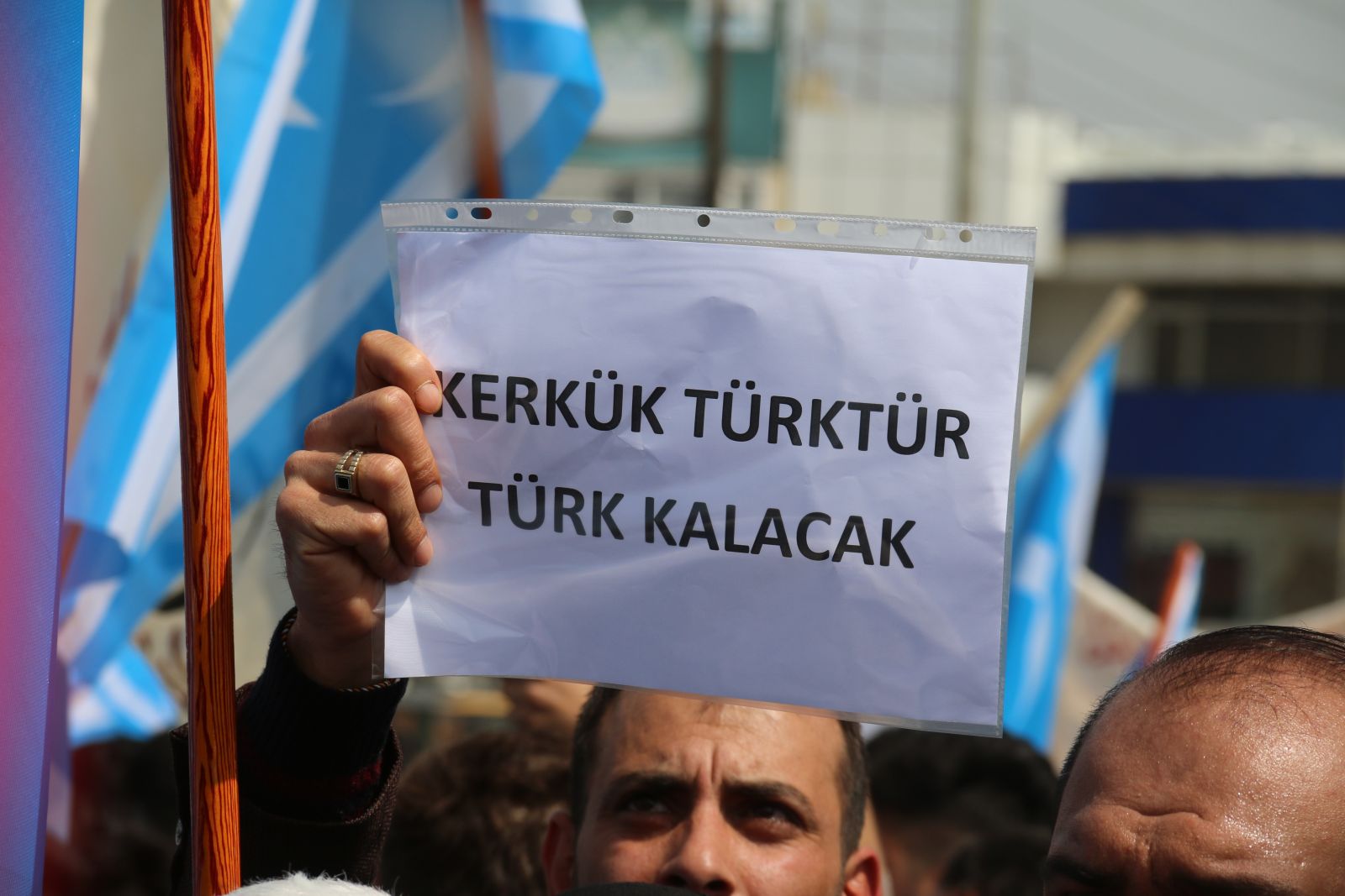 Kerkük'te IKBY bayrağına karşı gösteri