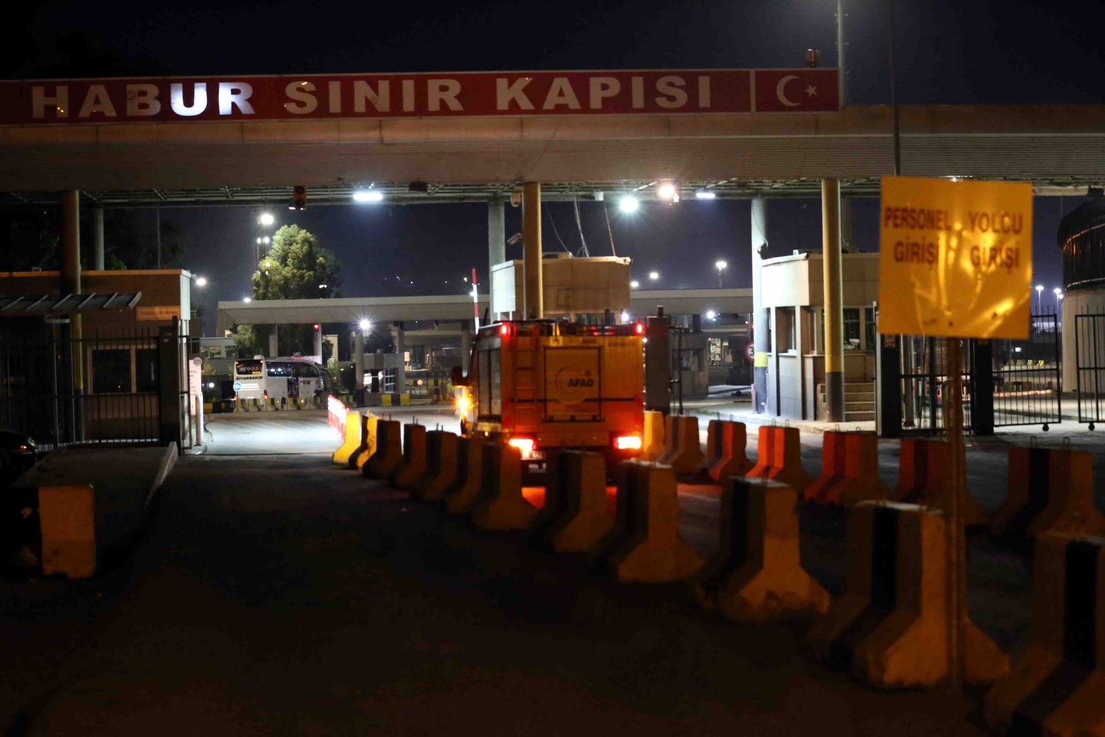 Irak-İran sınırında 7,3'lük deprem: Yüzlerce ölü var