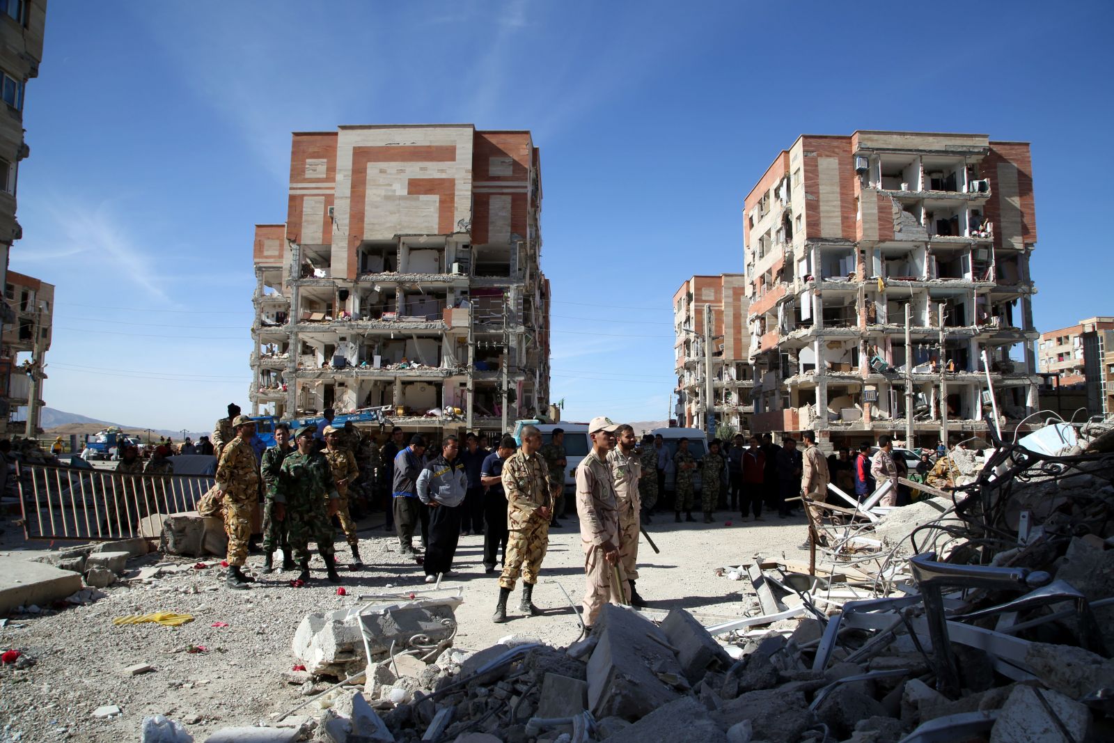 Irak-İran sınırında 7,3'lük deprem: Yüzlerce ölü var