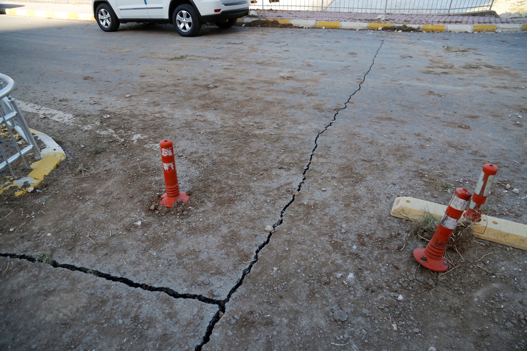 Irak-İran sınırında 7,3'lük deprem: Yüzlerce ölü var