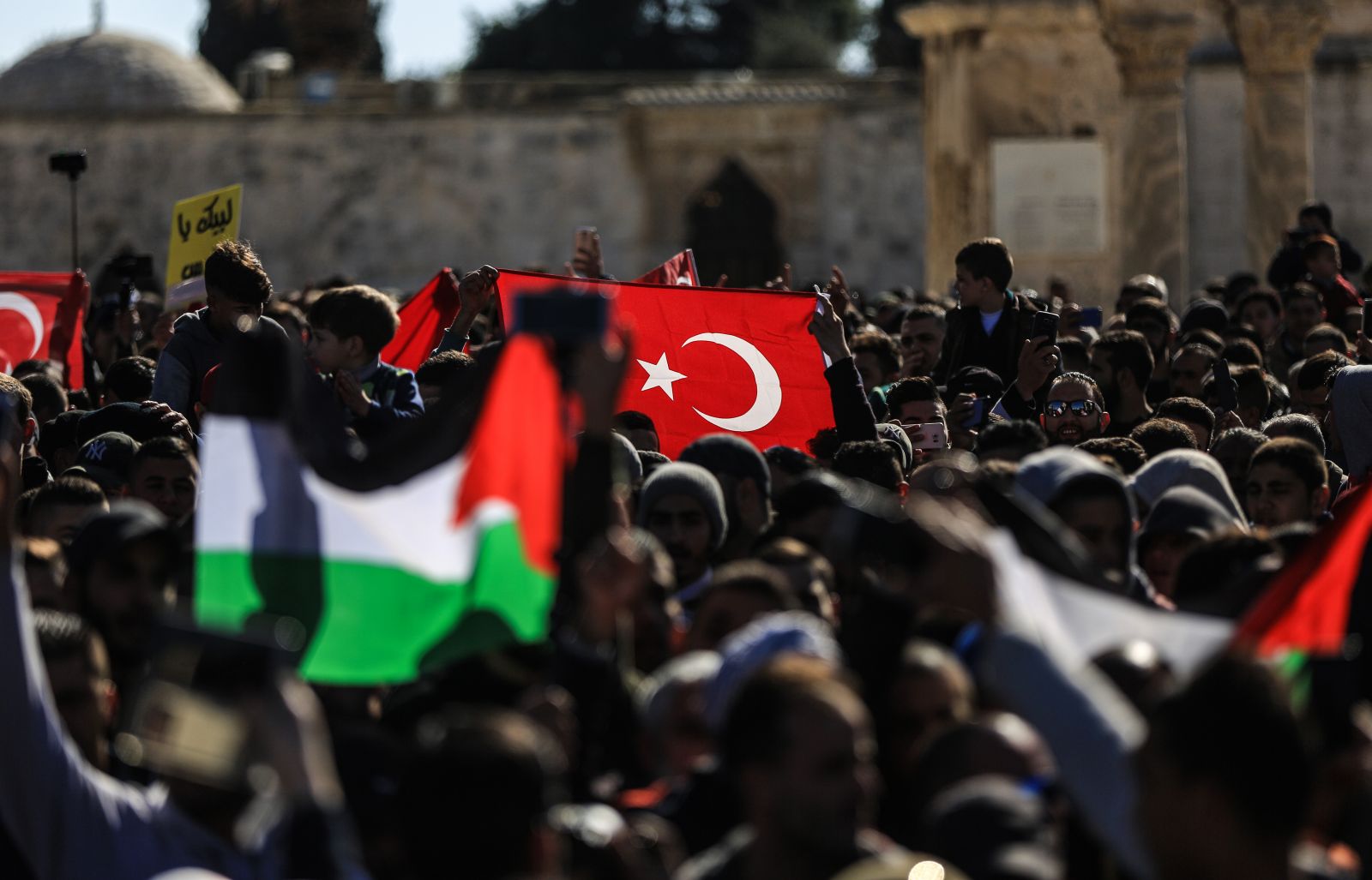 İsrail işgaline karşı topyekûn direniş! İntifada ateşi tüm bölgeyi sarıyor