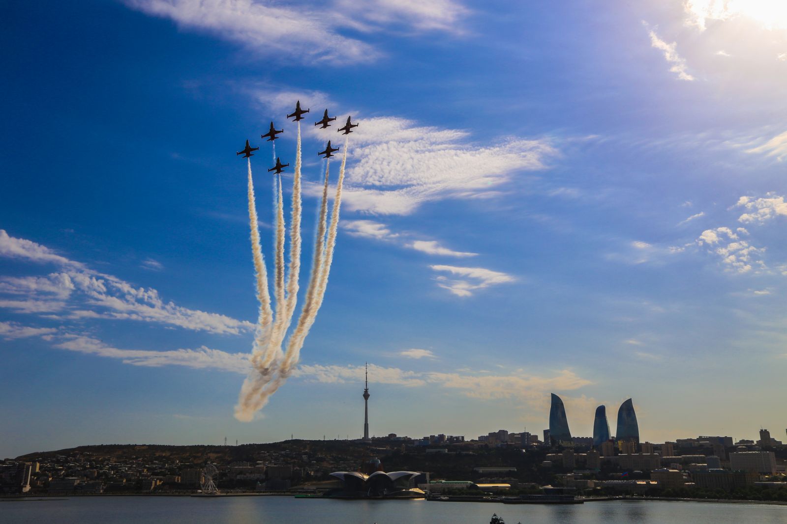 Türk Yıldızları ve SOLOTÜRK Bakü semalarında