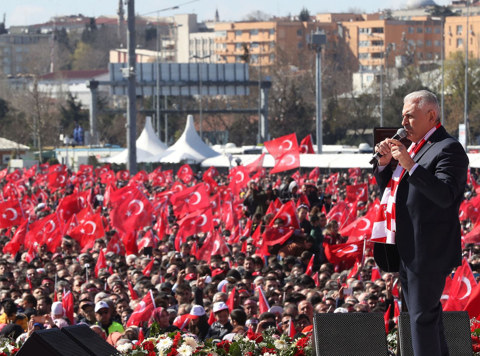 Binali Yıldırım: Daha mutlu, huzurlu, güvenli İstanbul sözü veriyorum
