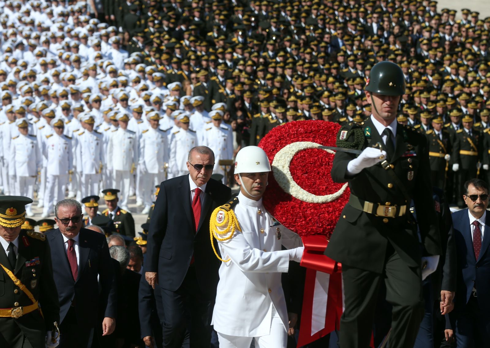 Devletin zirvesi Anıtkabir'de